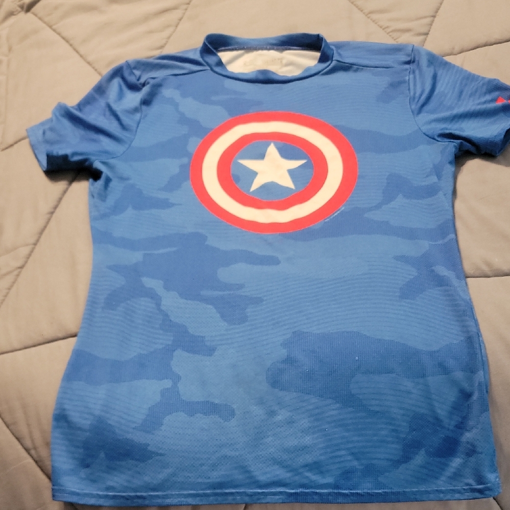 Under Armour Blue Marvel Comics  T-Shirt with Star Emblem Boys XL